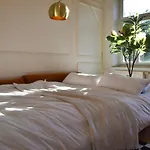 公寓 Charmanter Altbau In Schleussig Mit Balkon