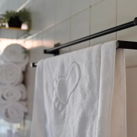 公寓 Charmanter Altbau In Schleussig Mit Balkon