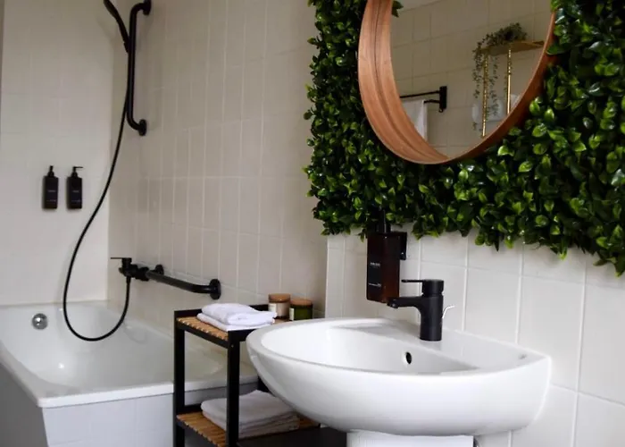 Апартаменты Charmanter Altbau In Schleussig Mit Balkon